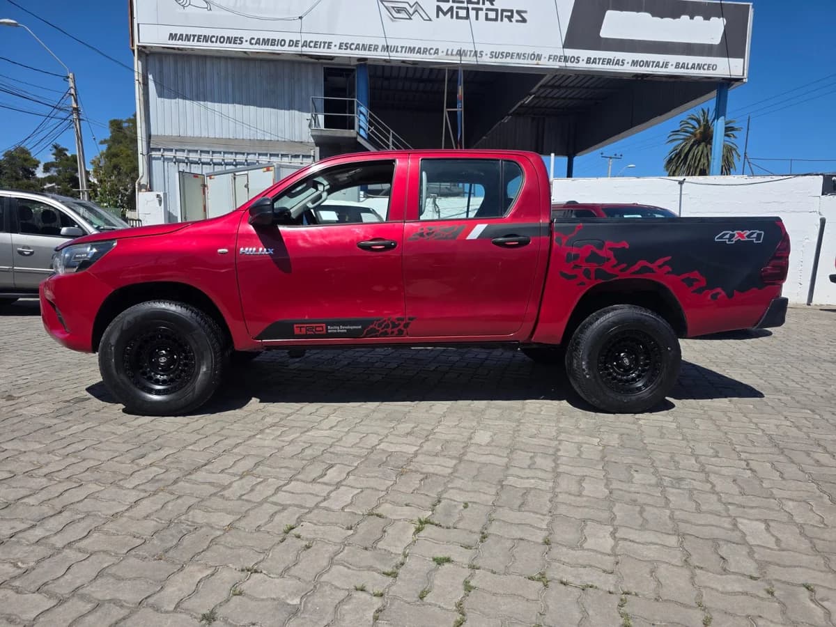 TOYOTA HILUX D CAB 2.4 DX DIESEL 4X4 DOB. MT 4P 2020 - Imagen 7