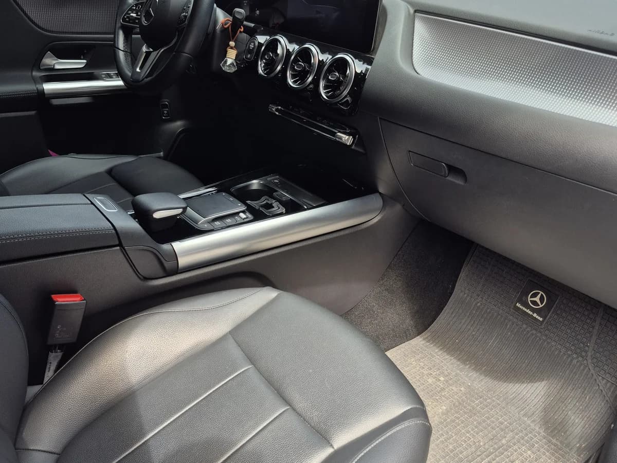 MERCEDES BENZ Gla 200 2022 - Imagen 9