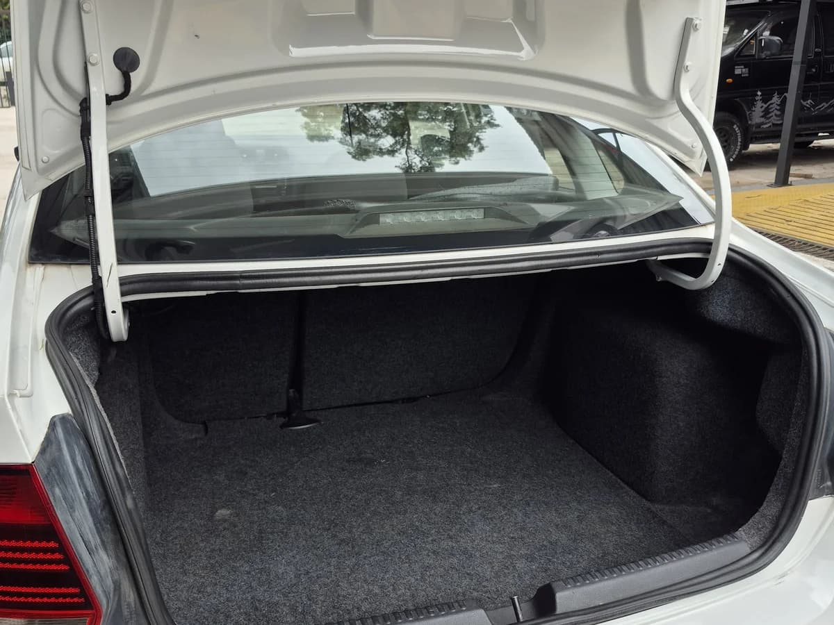 VOLKSWAGEN VENTO 2.0 1.6 2017 - Imagen 7