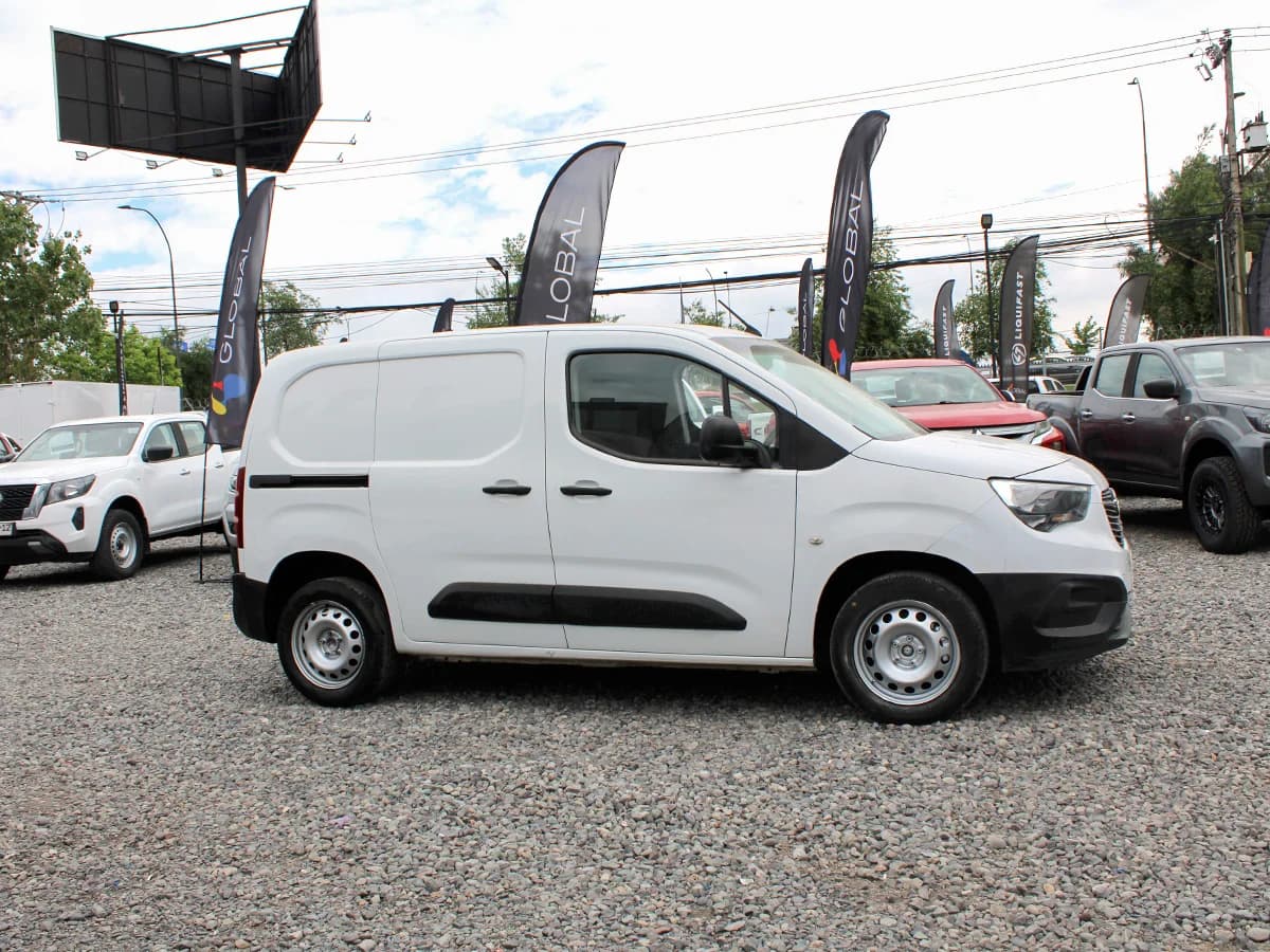 OPEL Combo 1.8 2023 - Imagen 4
