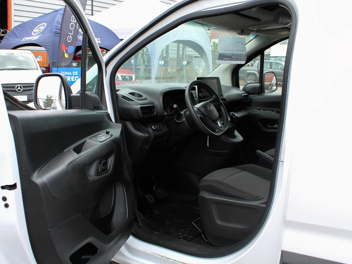 OPEL Combo 1.8 2023 - Imagen 5