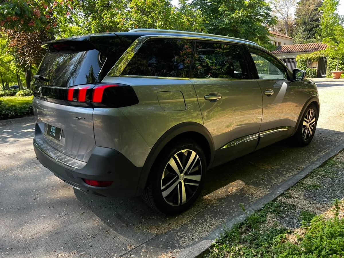 Peugeot 5008 Gt- Line 2.0L BlueHDI EAT8 4x2 7P año 2018 - Imagen 9