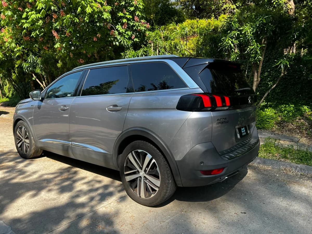 Peugeot 5008 Gt- Line 2.0L BlueHDI EAT8 4x2 7P año 2018 - Imagen 6