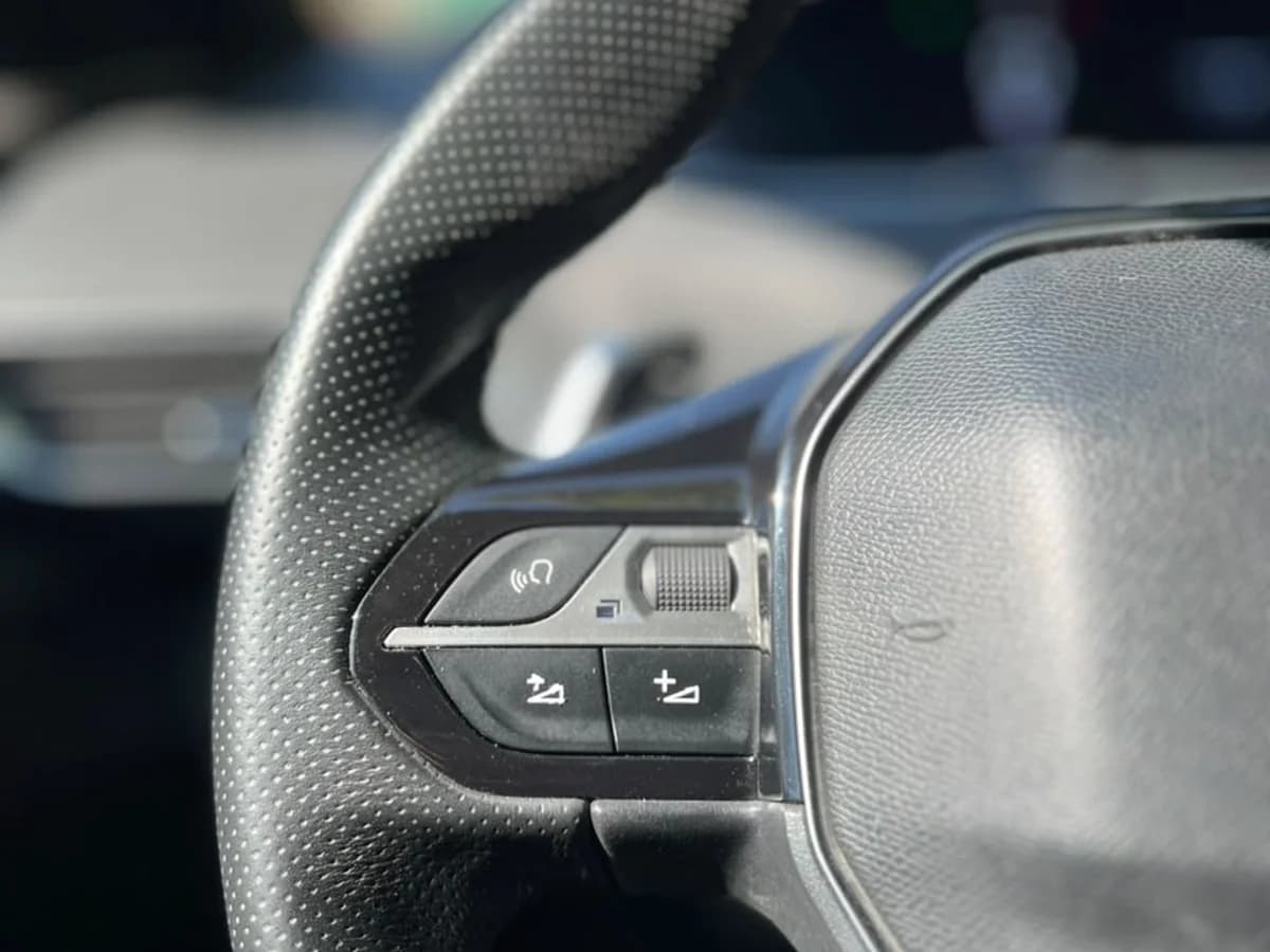 Peugeot 5008 Gt- Line 2.0L BlueHDI EAT8 4x2 7P año 2018 - Imagen 14