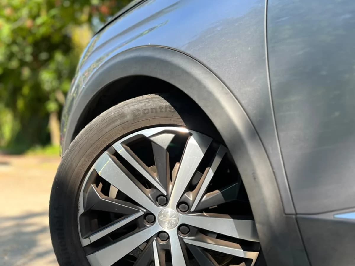 Peugeot 5008 Gt- Line 2.0L BlueHDI EAT8 4x2 7P año 2018 - Imagen 21