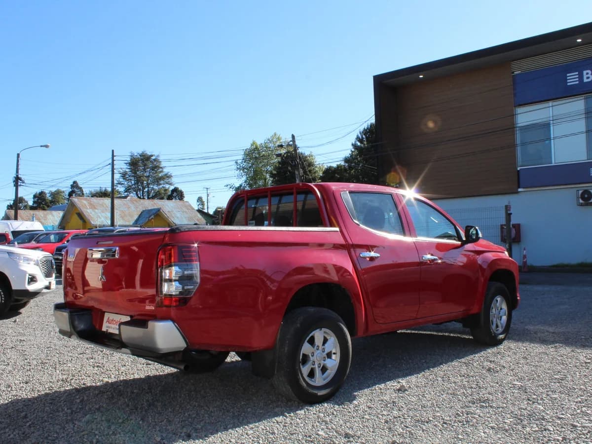 MITSUBISHI L200 KATANA CRT 2.4 2022 - Imagen 9