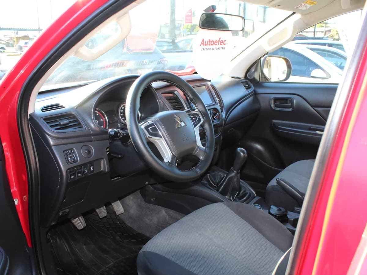 MITSUBISHI L200 KATANA CRT 4X4 2.4 2023 - Imagen 9