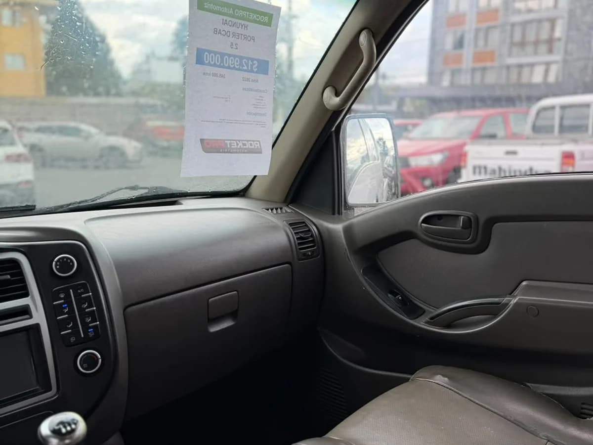 HYUNDAI PORTER 2.5 CRDI GL DC 2AB AC MT DIESEL 2022 - Imagen 12