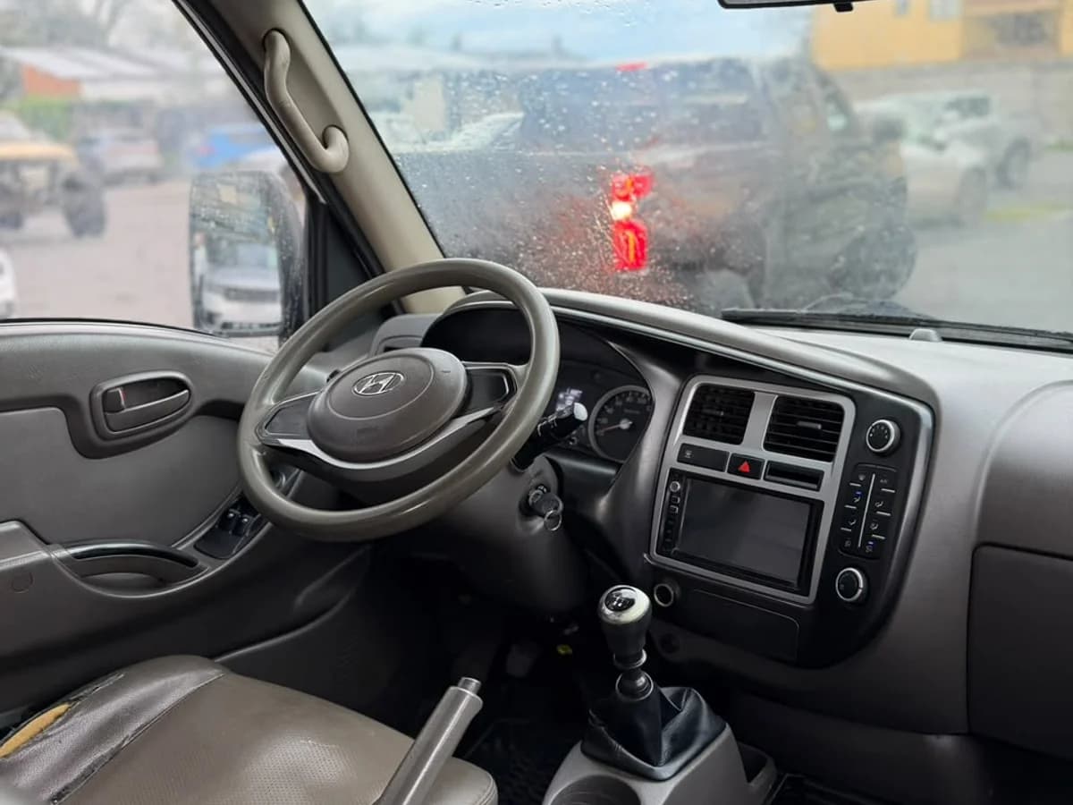HYUNDAI PORTER 2.5 CRDI GL DC 2AB AC MT DIESEL 2022 - Imagen 20